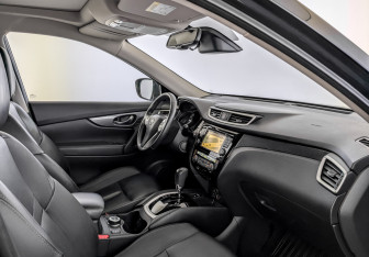 Подержанный автомобиль Nissan X-Trail 2016 года (11 фото)