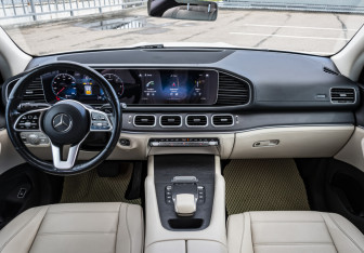 Подержанный автомобиль Mercedes-Benz GLE 2021 года (13 фото)