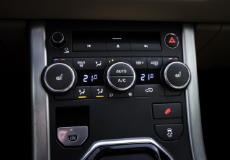 Подержанный автомобиль Land Rover Range Rover Evoque 2014 года (18 фото)