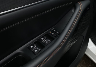 Подержанный автомобиль Changan UNI-K 2022 года (22 фото)