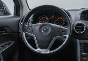 Подержанный автомобиль Opel Antara 2014 года (15 фото)