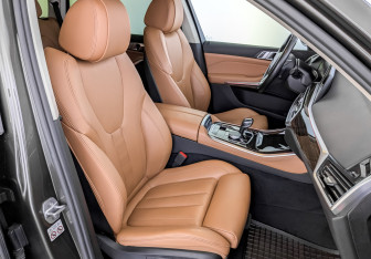 Подержанный автомобиль BMW X5 2020 года (24 фото)