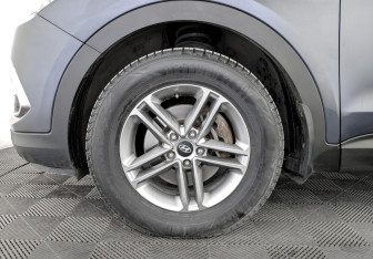 Подержанный автомобиль Hyundai Santa Fe 2015 года (18 фото)