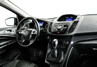 Подержанный автомобиль Ford Kuga 2013 года (8 фото)
