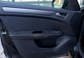 Подержанный автомобиль Renault Arkana 2019 года (16 фото)