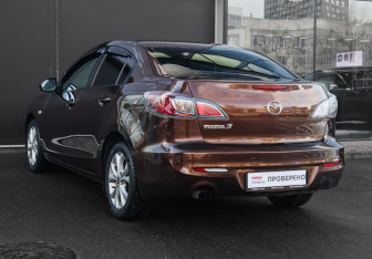 Подержанный автомобиль Mazda 3 Sedan 2013 года (6 фото)