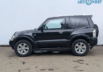 Подержанный автомобиль Mitsubishi Pajero 2006 года (8 фото)