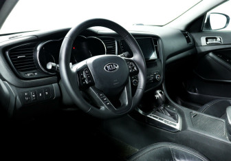 Подержанный автомобиль Kia Optima Sedan 2012 года (9 фото)