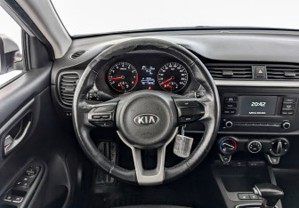 Подержанный автомобиль Kia Rio Hatchback 2021 года (23 фото)