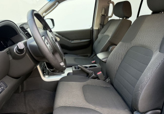 Подержанный автомобиль Nissan Pathfinder 2012 года (10 фото)
