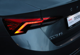 Подержанный автомобиль Skoda Octavia Liftback 2022 года (29 фото)