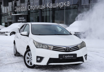 Подержанный автомобиль Toyota Corolla Sedan 2013 года (18 фото)