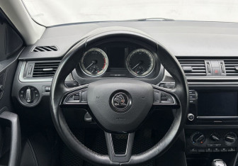 Подержанный автомобиль Skoda Rapid Liftback 2018 года (15 фото)