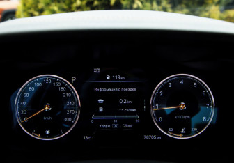 Подержанный автомобиль Genesis G70 2021 года (9 фото)