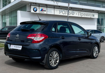 Подержанный автомобиль Citroen C4 Hatchback 2011 года (5 фото)