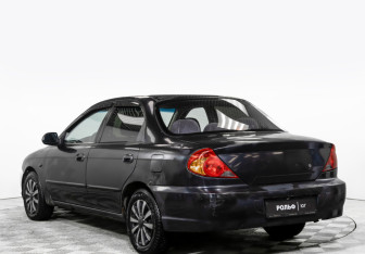 Подержанный автомобиль Kia Spectra Sedan 2006 года (5 фото)