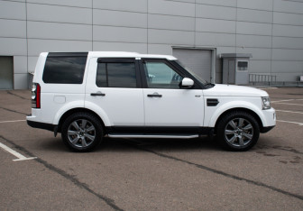 Подержанный автомобиль Land Rover Discovery 2015 года (4 фото)