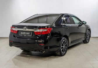 Подержанный автомобиль Toyota Camry Sedan 2014 года (5 фото)