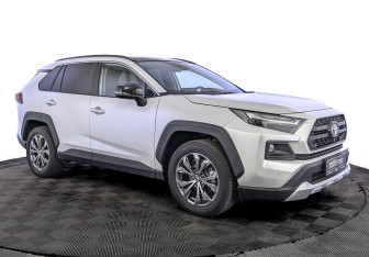 Подержанный автомобиль Toyota RAV4 2024 года (3 фото)