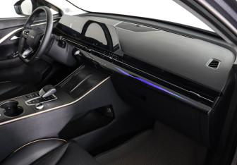 Подержанный автомобиль Omoda C5 2024 года (10 фото)