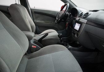 Подержанный автомобиль Chevrolet Lacetti Hatchback 2008 года (10 фото)