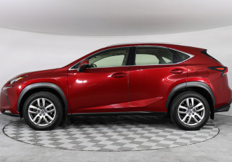 Подержанный автомобиль Lexus NX 2018 года (7 фото)