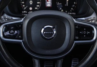 Подержанный автомобиль Volvo XC60 2018 года (11 фото)