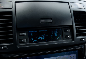 Подержанный автомобиль Chevrolet Epica 2011 года (25 фото)