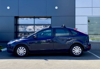 Подержанный автомобиль Ford Focus Hatchback 2009 года (8 фото)