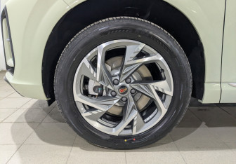 Новый Hongqi HS3 2025 (7 фото)