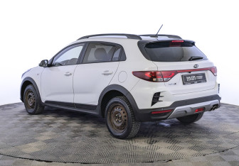 Подержанный автомобиль Kia Rio Hatchback 2021 года (7 фото)