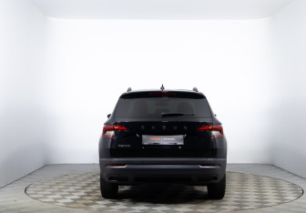 Подержанный автомобиль Skoda Karoq 2020 года (6 фото)