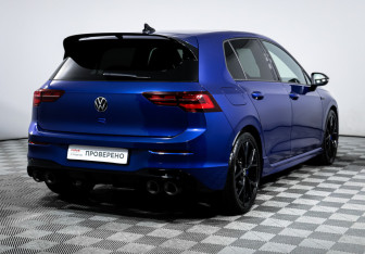 Подержанный автомобиль Volkswagen Golf R Hatchback 2023 года (5 фото)