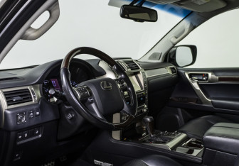Подержанный автомобиль Lexus GX 2018 года (10 фото)