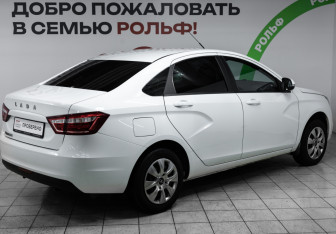 Подержанный автомобиль LADA (ВАЗ) Vesta Sedan 2021 года (4 фото)