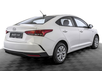 Подержанный автомобиль Hyundai Solaris Sedan 2021 года (5 фото)