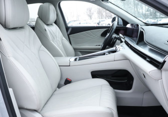 Подержанный автомобиль Exeed RX 2023 года (14 фото)