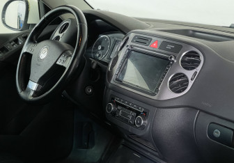 Подержанный автомобиль Volkswagen Tiguan 2010 года (9 фото)