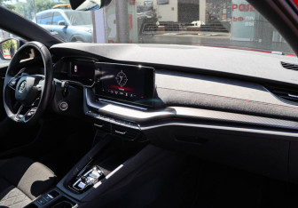 Подержанный автомобиль Skoda Octavia RS Liftback 2022 года (7 фото)