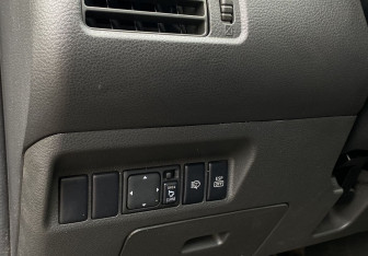 Подержанный автомобиль Nissan X-Trail 2005 года (18 фото)