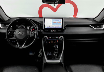 Подержанный автомобиль Toyota RAV4 2019 года (8 фото)