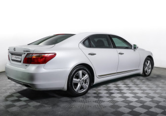 Подержанный автомобиль Lexus LS 2012 года (5 фото)