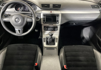 Подержанный автомобиль Volkswagen Passat CC 2010 года (12 фото)