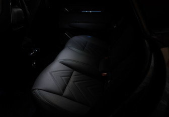 Подержанный автомобиль Zeekr 001 2023 года (31 фото)