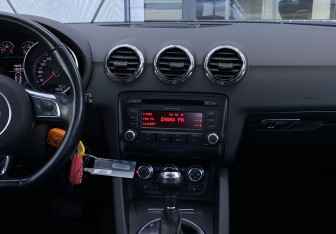Подержанный автомобиль Audi TT Coupe 2012 года (12 фото)
