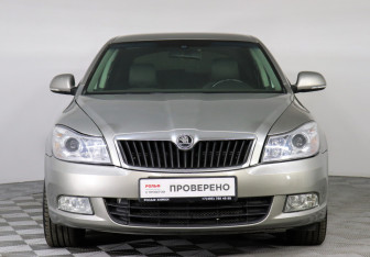 Подержанный автомобиль Skoda Octavia Liftback 2009 года (2 фото)