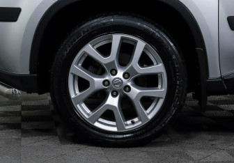 Подержанный автомобиль Nissan X-Trail 2013 года (7 фото)