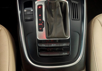 Подержанный автомобиль Audi Q5 2014 года (15 фото)