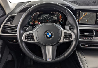 Подержанный автомобиль BMW X5 2020 года (22 фото)