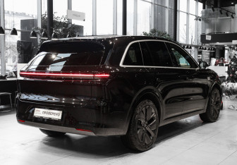 Подержанный автомобиль LiXiang L6 2024 года (4 фото)